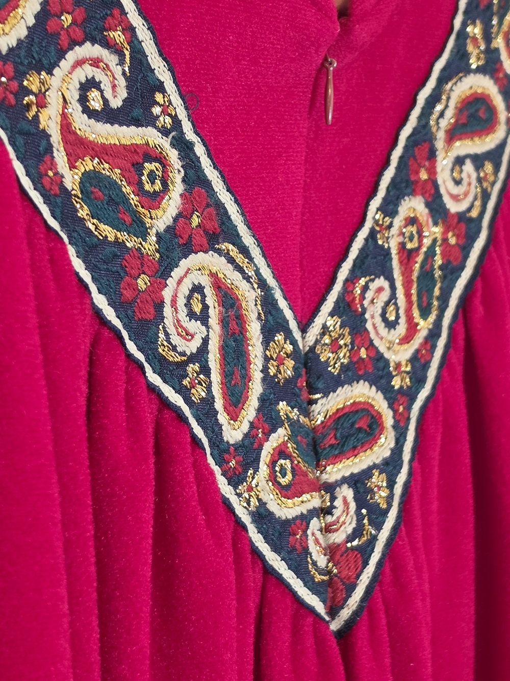 Vanity Fair Large Bright Red Dressing Robe - Picture 4 of 8